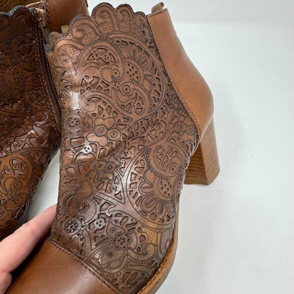 Brighton Glory Brown Leather Booties Boots 8.5 Brazil Boho Western Indie Granola - Picture 3 of 13